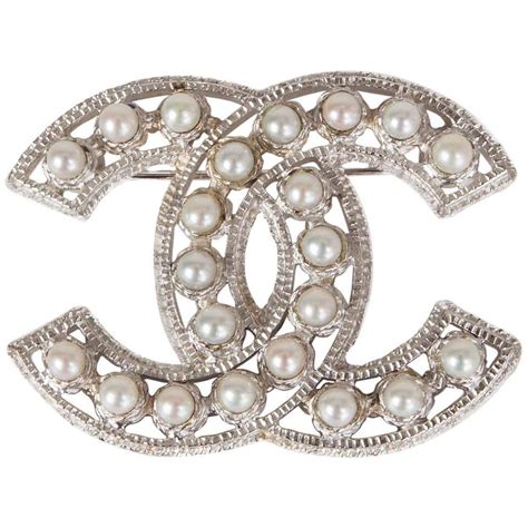fake chanel pearl brooch